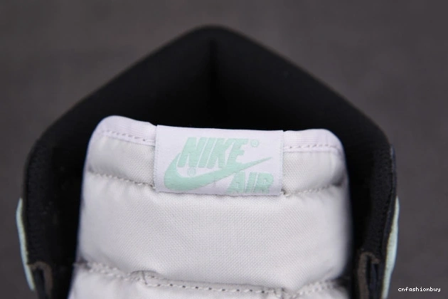 High 861428-100 Retro Jordan Igloo 1 1121